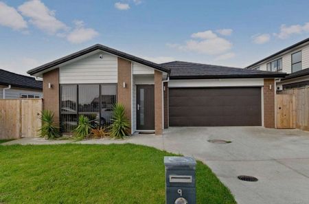 Charming 4BR Family Home in TwinParkRisePapakura - Photo 4