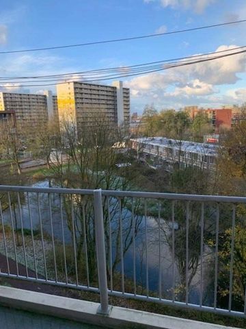 Appartement de 5 pièces à Anne Franklaan, Purmerend - À louer - Photo 3