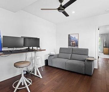 Beautiful 3 Bedroom Villa Located in Palm Beach - Photo 5