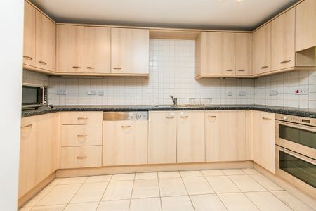 2 bedroom apartment to rent St. Marys Road, Ipswich, Suffolk, IP4 - Photo 2