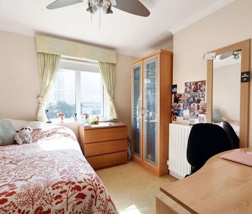 6 bedroom terraced house to rent - Photo 4