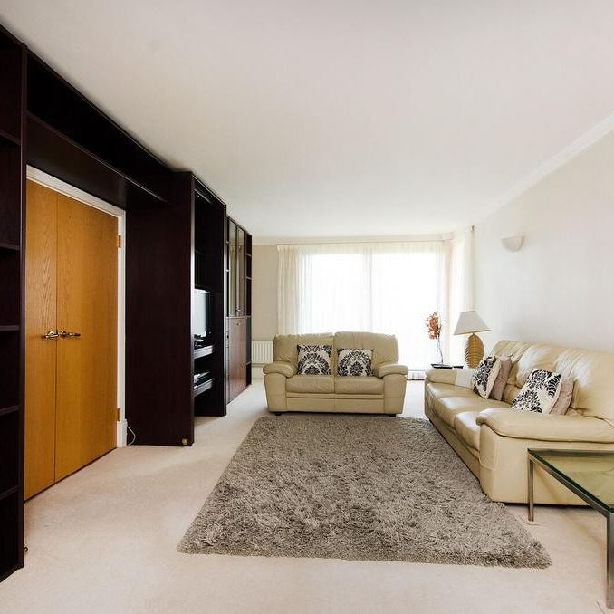 3 bedroom flat to rent - Photo 1