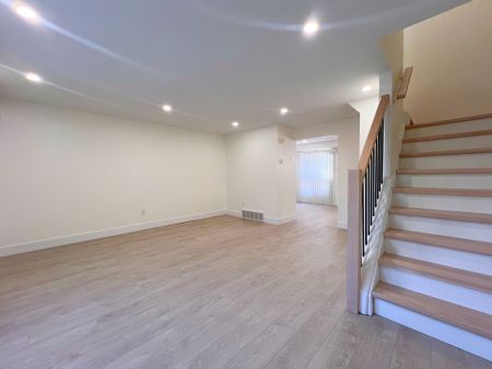 For Lease - 223 Pioneer Drive Unit# K75, Kitchener, Ontario - Photo 5