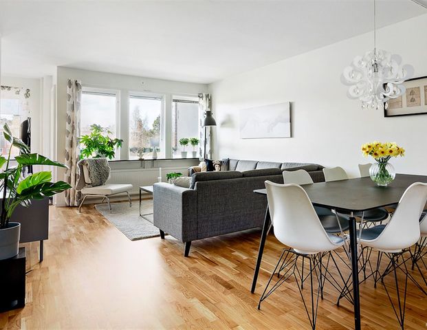 Konstvaktarevägen 23 A - Foto 1