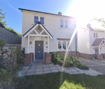 Walsham Close, HEMEL HEMPSTEAD - Photo 1