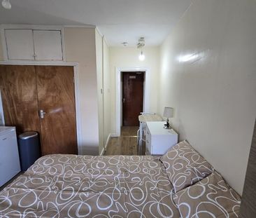 Studio Flat, Green Lanes, N8 - Photo 2