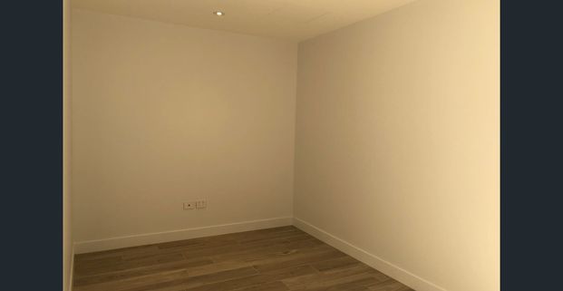 Modern One Bedroom Plus Large Study in Exceptional Location - ALUMA - Photo 1