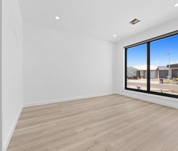 Stunning and Modern 4-Bedroom Home in Heart of Kalkallo - Photo 2