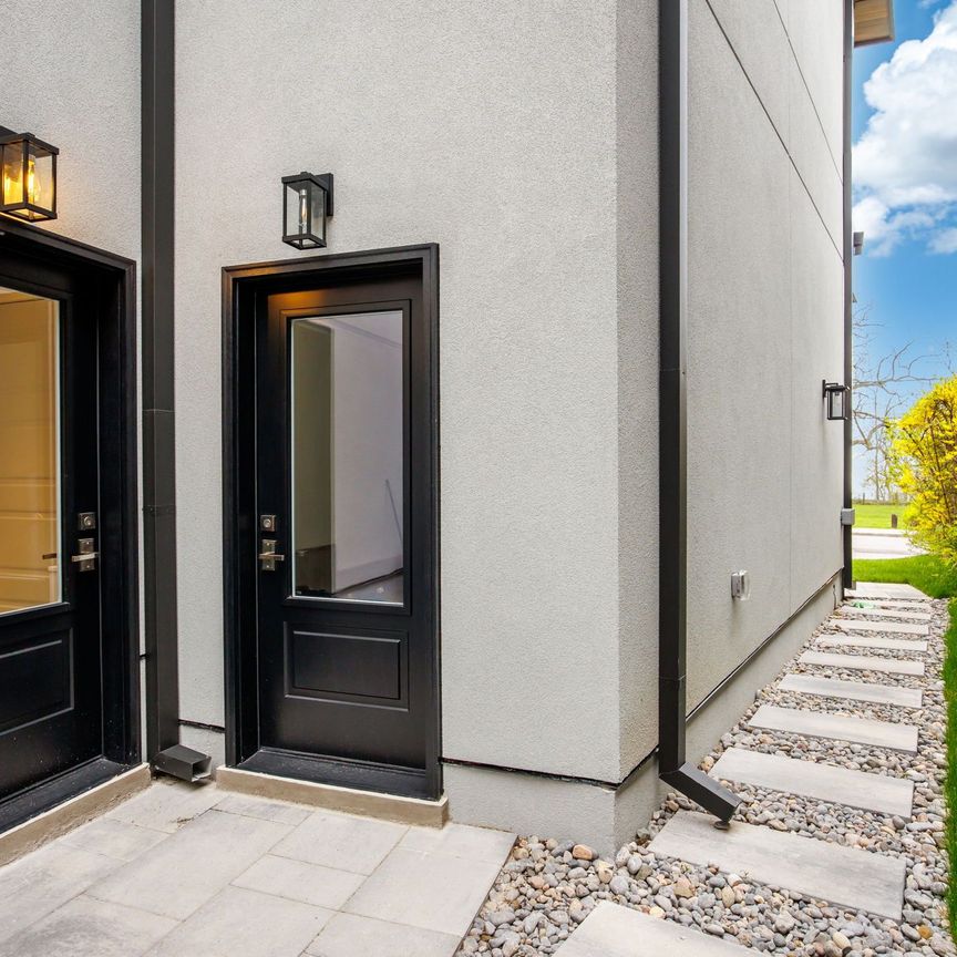 For Lease - 4 Drake Crescent, Toronto, Ontario - Photo 1