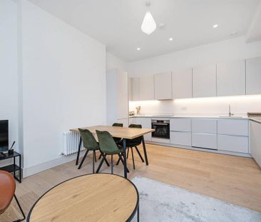 2 bedroom flat to rent - Photo 2