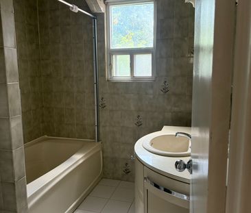 For Lease - 191 Burndale Avenue, Toronto, Ontario - Photo 2