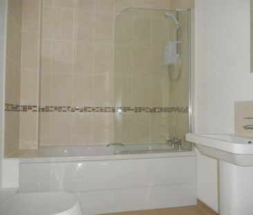 2 bedroom semi-detached house to rent - Photo 3