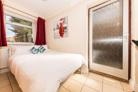 College Road, Canterbury, CT1 - Photo 5