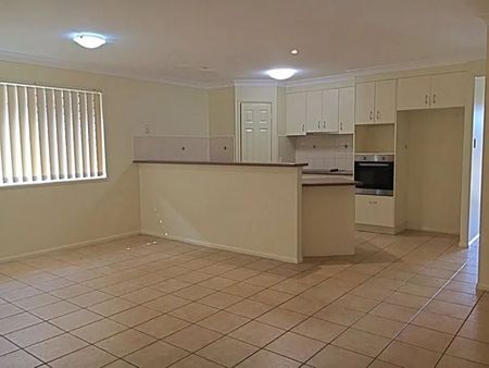 Family Home in Quiet Thornlands Location - Photo 3