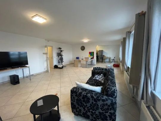 Sfeervol, gezellig en ruim appartement met 3 slaapkamers gelegen te Herentals! - Foto 1