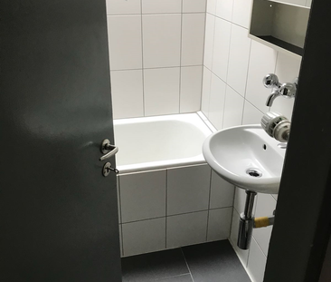 Ab 1.12 - Herzige 2.5 Zi Dachwohnung mit hübschem Ausblick - Foto 3