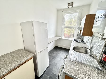 Salisbury Road, Southsea - Photo 4