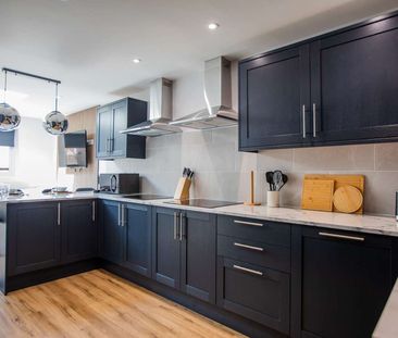 Double Ensuite Room in Luxury Modern HMO in Gladys Avenue, North En... - Photo 6