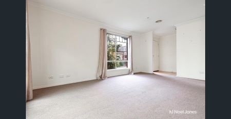 EFFORTLESS LIVING IN A CENTRAL CROYDON POCKET - Photo 2