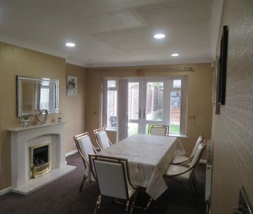 Bankfield Lane, Norden, Rochdale, OL11 - Photo 6