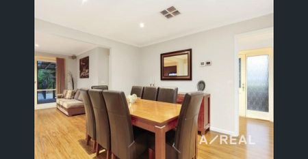 4 Bedroom House with Comfort & Pool - Photo 3