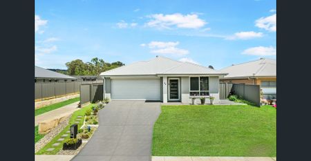 Spacious Family Home in Peaceful Bellbird Location - Photo 5