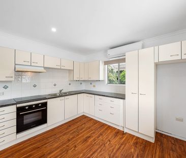 Spacious Family Home in Deception Bay - Photo 4