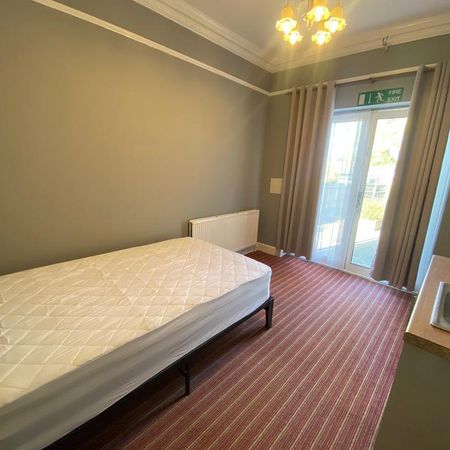 1 bedroom in a house share to rent - Photo 3