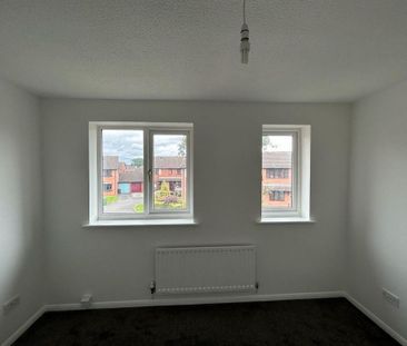 2 bedroom semi-detached house to rent - Photo 4