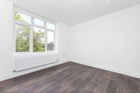 3 bedroom flat to rent - Photo 2