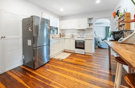 FOR RENT â SPACIOUS 3-BEDROOM HOME ON 809mÂ² IN BEAUTIFUL SLADE POINT - Photo 5