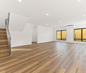 BRAND NEW LUXURY LIVING IN MALVERN EAST - Photo 3