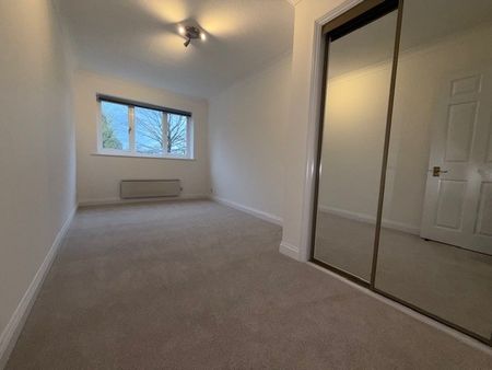 Farington Acres, Weybridge - 2 bedrooms Property for lettings - Seymours - Photo 2