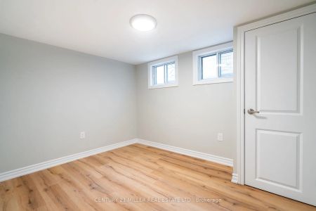 Detached Home For Lease | W9254638 - Photo 3