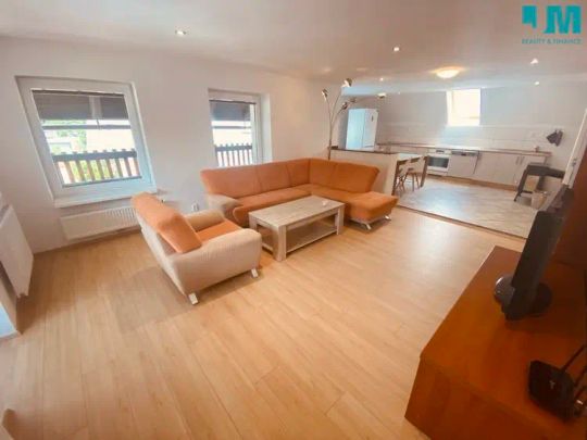pronájem podkrovního bytu s terasou a zahradou – 2 + KK, 80 m - Fotografie 1