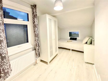 4 bedroom house to rent Cecil Street, Watford, Hertfordshire, WD24 - Photo 2