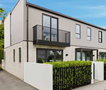 A stones throw from the stadium - Photo 5