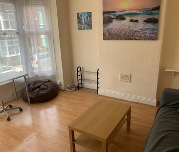 1 Bed Flat, Beckingham Road, LE2 - Photo 1