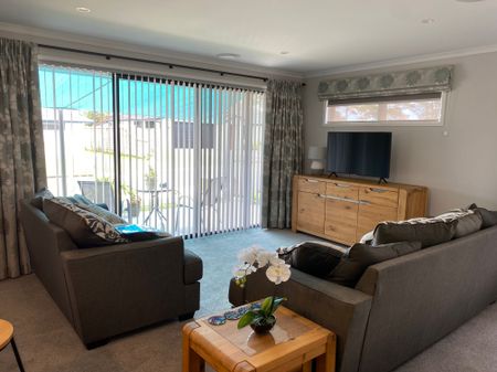 FULLY FURNISHED - 12 MONTH FIXED TERM - Photo 5