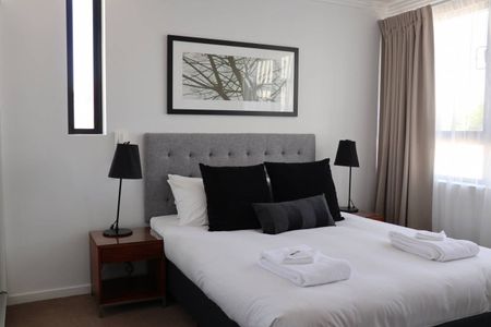 STUNNING FULLY FURNISHED ONE BEDROOM APARTMENT - Photo 5