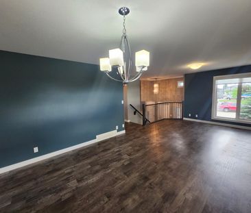 Beautiful 3 Bedroom Main Floor in Blackfalds! - Photo 3