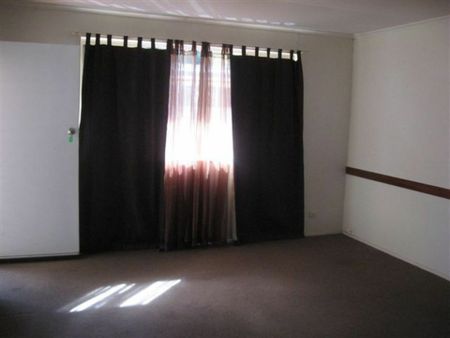 Cosy Unit In Harristown - Photo 4