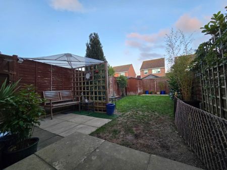 Laurel Close, Worthing - Photo 3