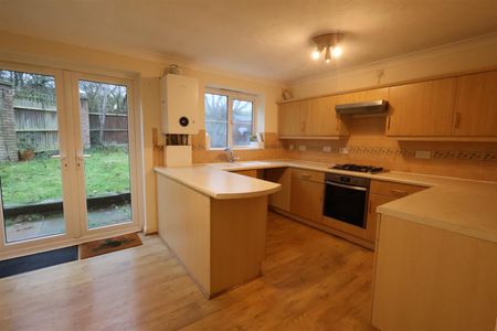 Devonport Close, Redditch - Photo 4