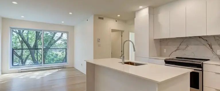 1 Glenmore | 1 Glenmore, Montreal - Photo 1