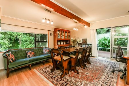 BLOCKHOUSE BAY - Great 4 Bedrooms Family Home with View and Privacy - Photo 5