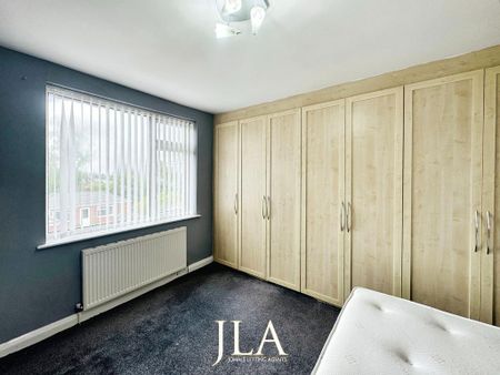 4 bedroom semi-detached house to rent - Photo 2