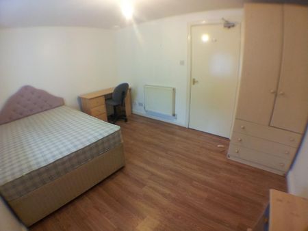 2 bedroom flat to rent - Photo 5