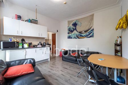 6 bedroom flat to rent - Photo 2