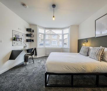 4 bedroom terraced house to rent - Photo 5